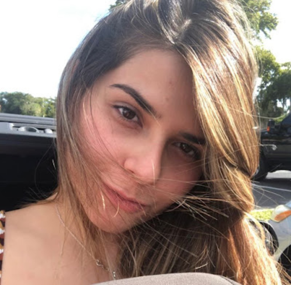 Meet your Posher, Enza